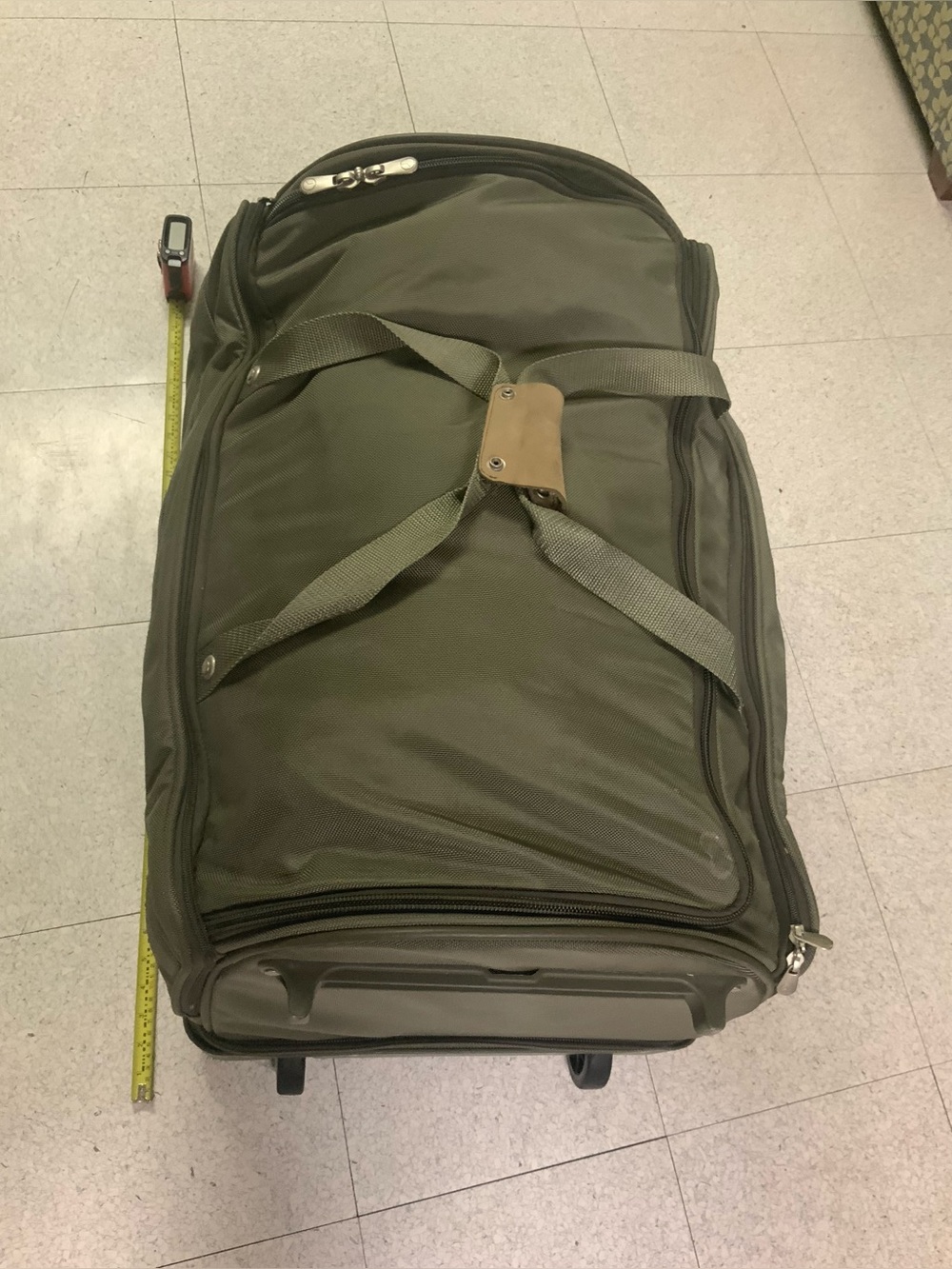 Briggs & Riley Baseline 30" Rolling Duffel Bag Checked Luggage Olive Green Cargo